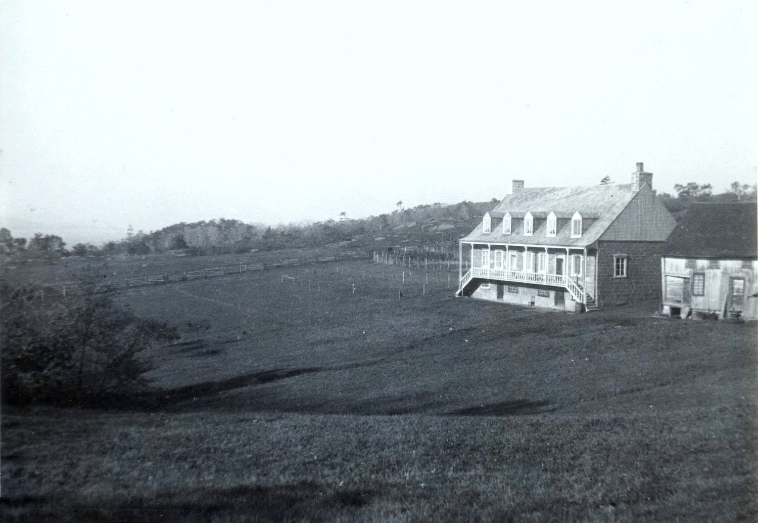 La maison de Francois Gosselin a Saint-Laurent-de-l'Ile-d'Orleans, vers 1925