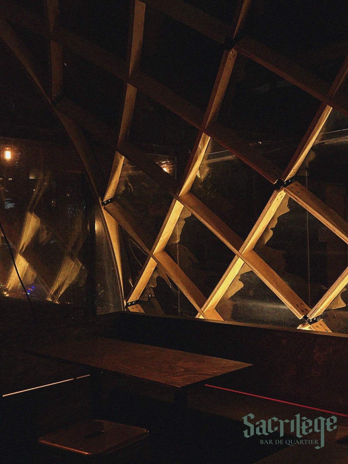 Terrasse d'été du Bar Le Sacrilège